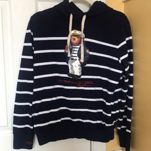 Light weight Sweater with hood